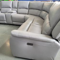 EVERYTHING Must Go!  Premium Sectionalsand Sofas 30%-70% Off Retail!