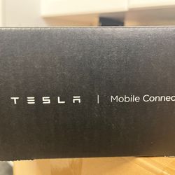 Tesla Mobile Connector 