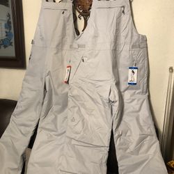 MEN'S & WOMENS SNOW PANTS JACKETS OVERALLS AND BOOTS  CASH ONLY AVAILABLE 