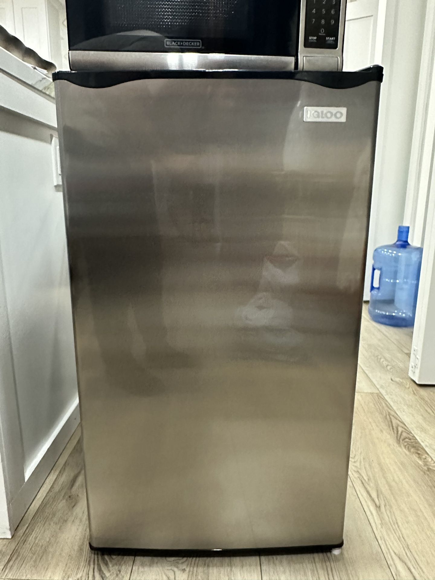 Mini Fridge And Microwave