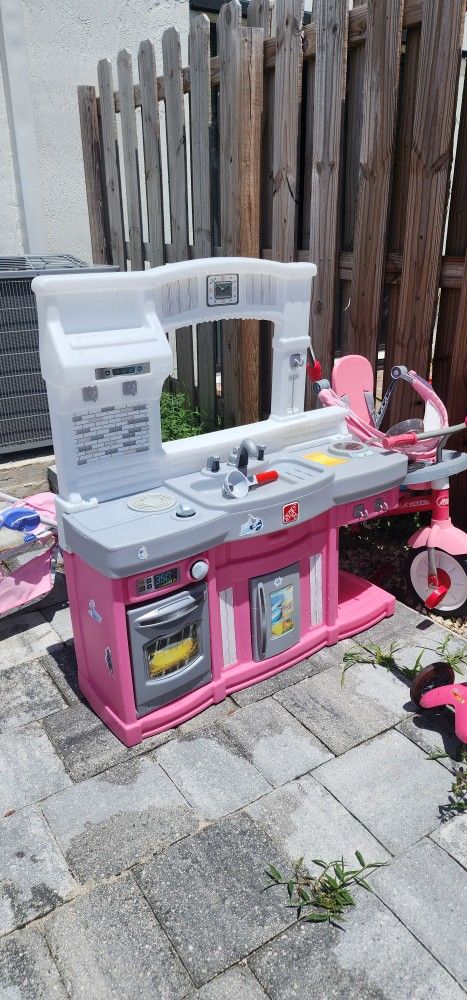 Step 2 Play Kitchen