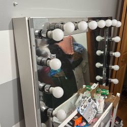Vanity Mirror Made From Scratch! 