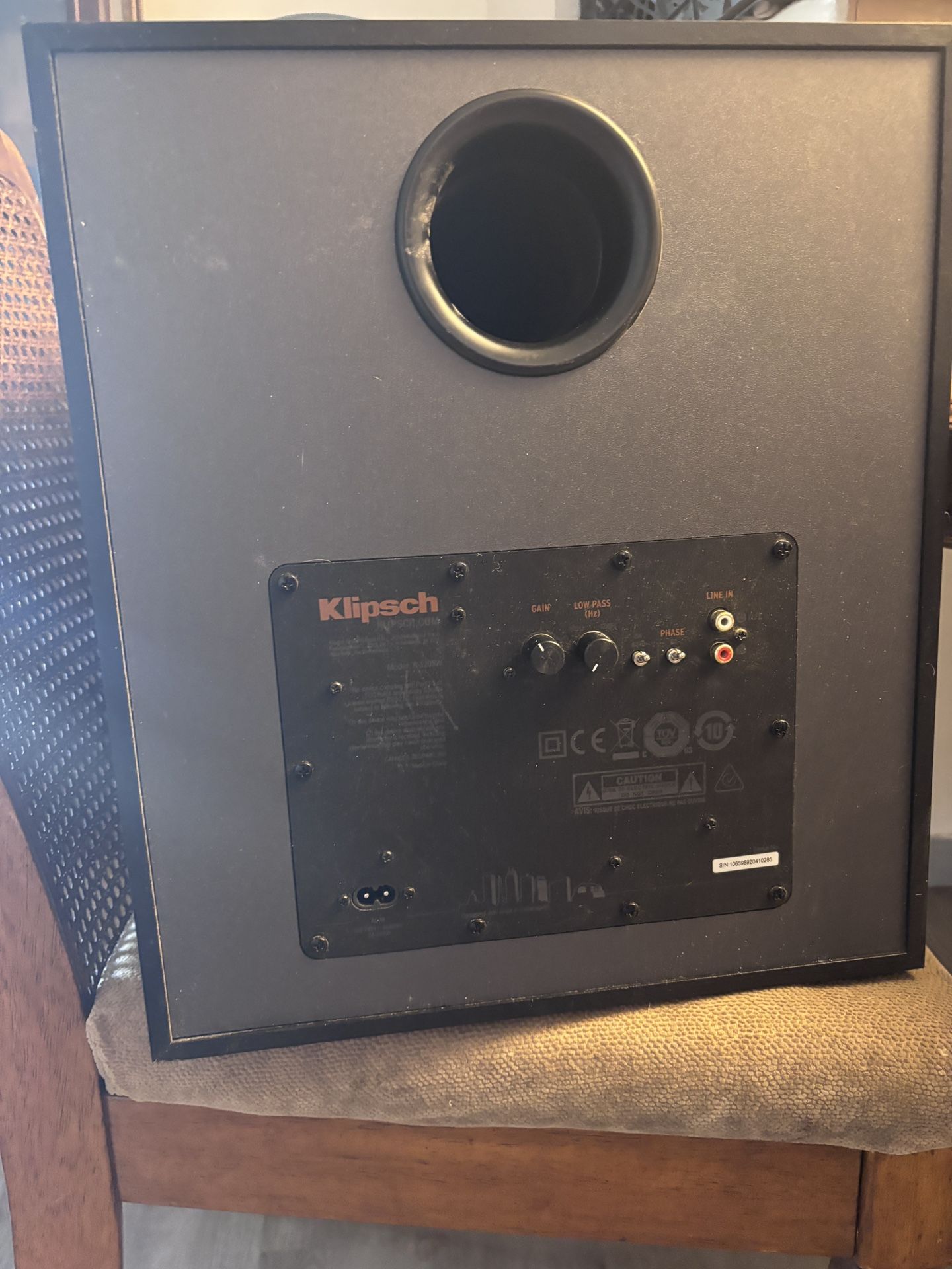 Subwoofer Klipsch R-100 SW