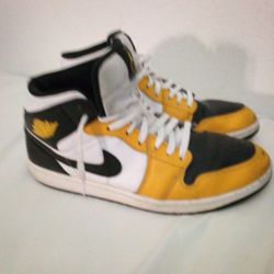 Size 13 Black And Yellow Jordan Retro 1 