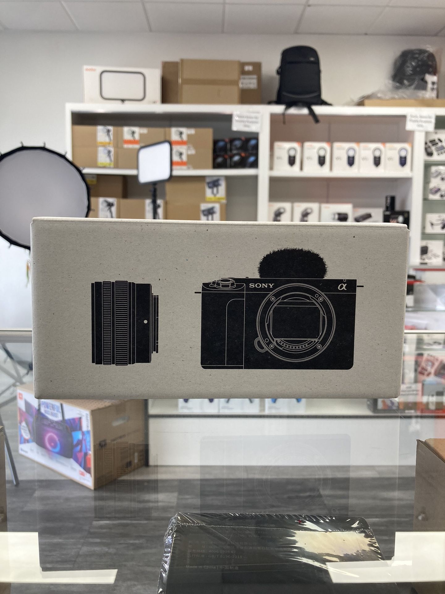 SONY ZV-E1 Digital Camera w/ Lens Kit