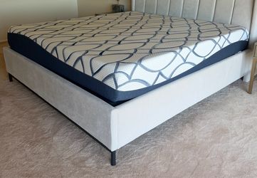 Ashley Sleep Gruve 12" Plush Memory Foam California King Mattress