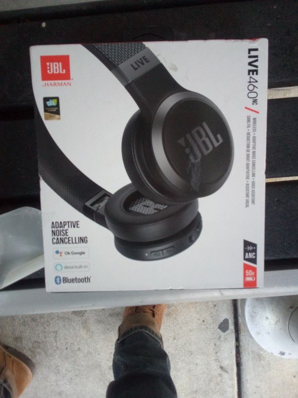 JBL Headphones (Live 460)