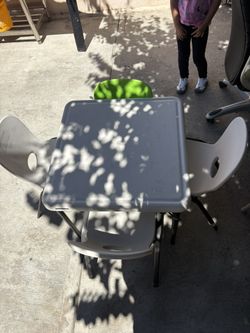 Lifetime Table With Four Chairs 