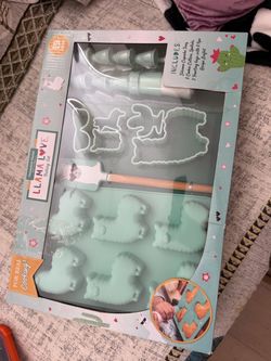 New 19-Piece "Llama Love" Kids Baking Set