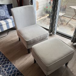 Soft, Comfy Lounging Chair w/Ottoman