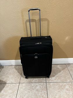 Luggage DELSEY Spinner(DAMAGED ON THE RIGHT CORNER, SEE ALL PICTURES)27” H by 18” W …$35