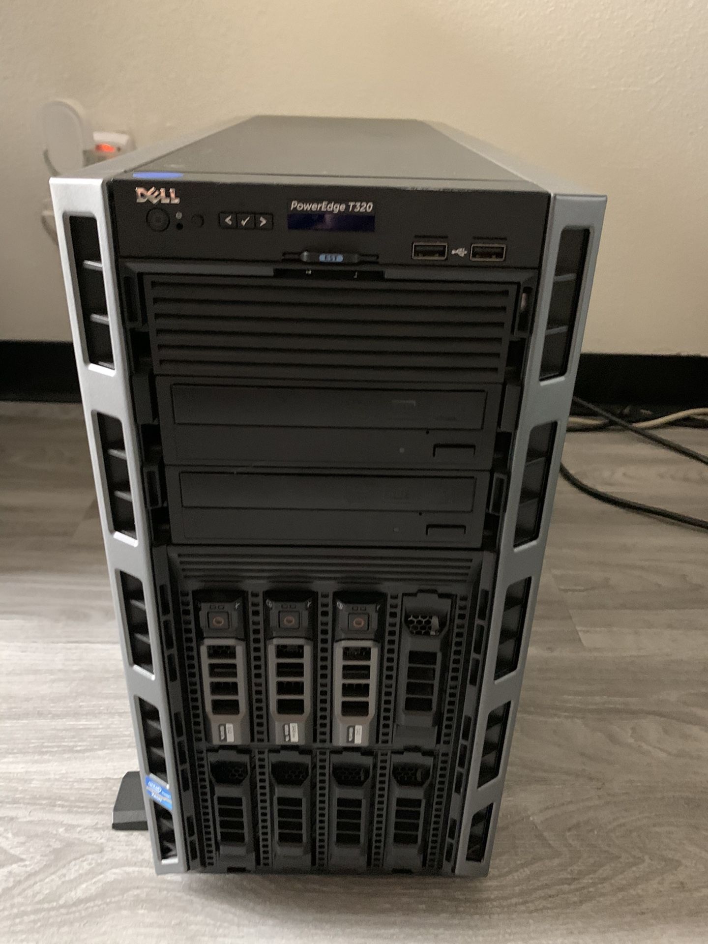 Dell PowerEdge T320 Server for Sale in Phoenix, AZ OfferUp