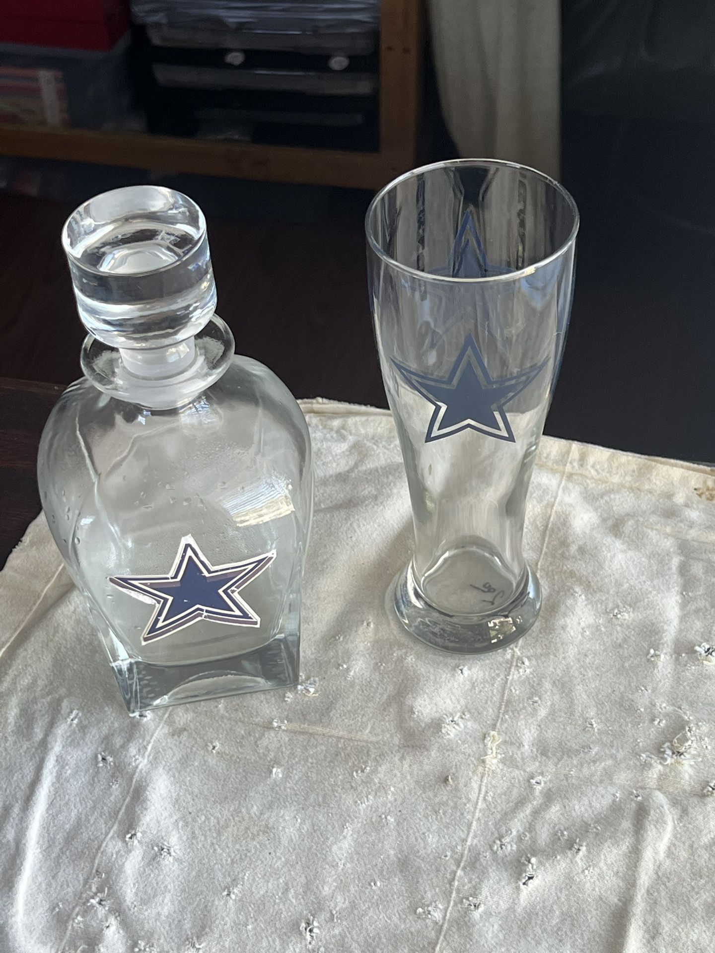 Dallas Cowboys Decanter With Stopper And Glass 