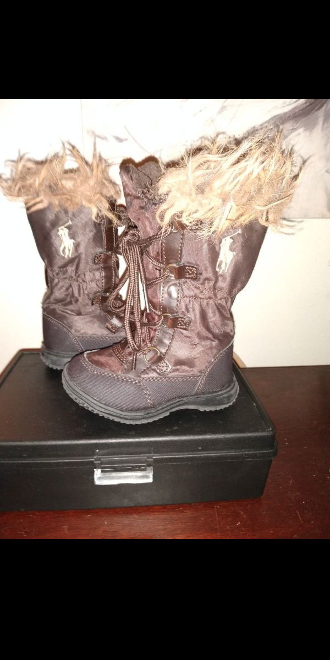 Boys Polo snow boots size 4