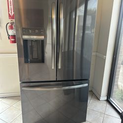 Frigidaire Standard-Depth 27.8-cu ft 