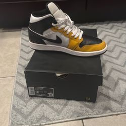 Air Jordan 1 Mid