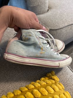Converse all Star Chuck Taylor junior size 3 . $10