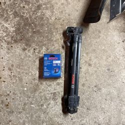 Bosch Laser Level With Tripod 