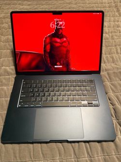 MacBook Air M2 15inch