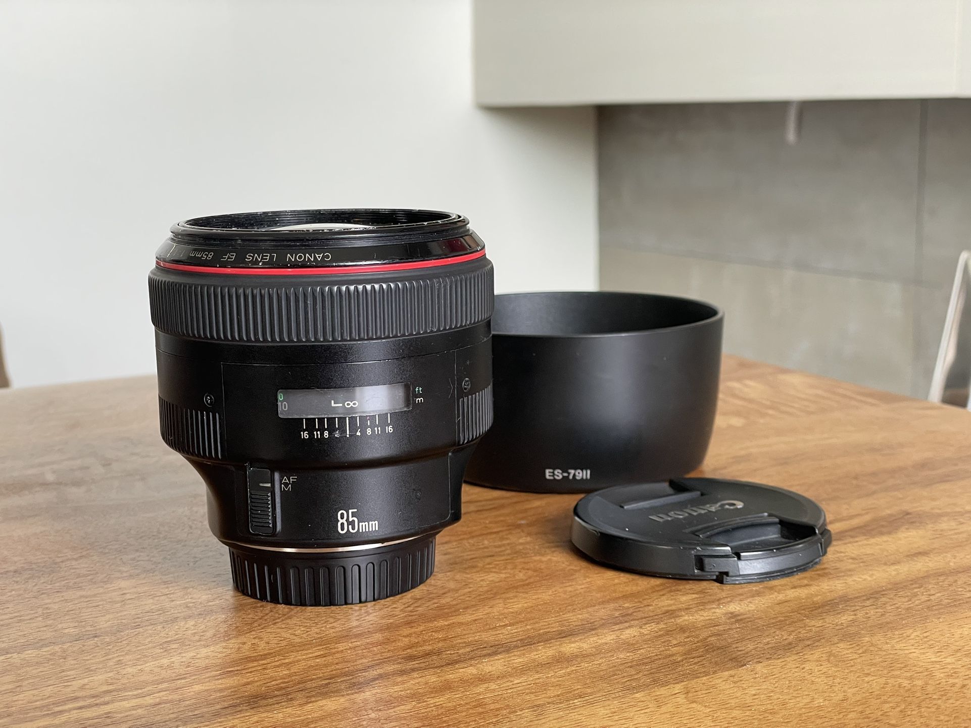 canon lens EF 85mm 1:1.2 L ULTRASONIC