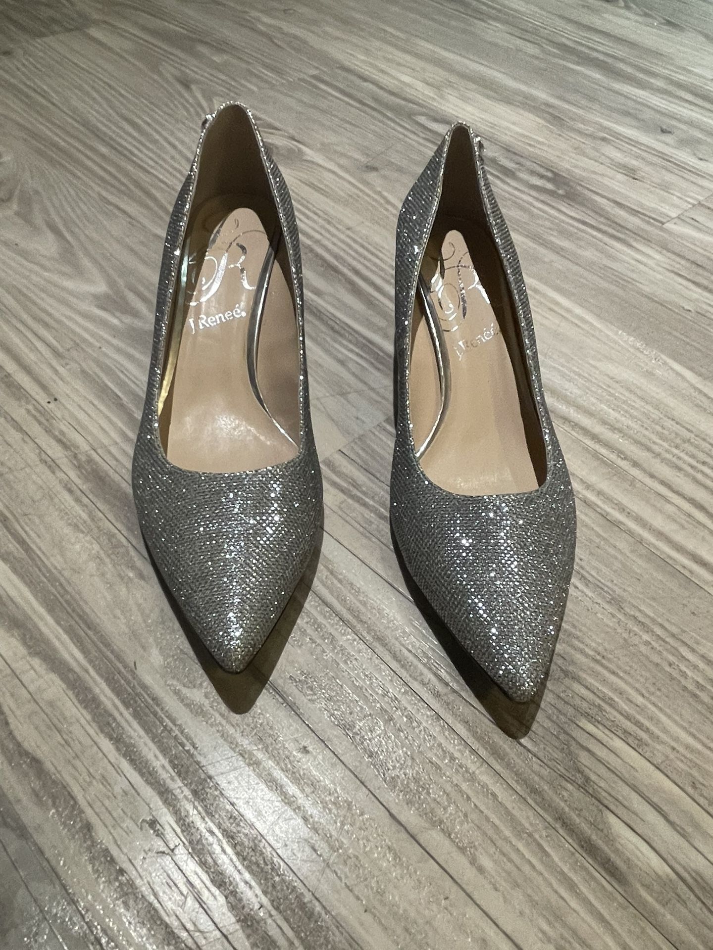 j renee gold dress shoes J. RENEE gold pumps size 6 1/2 M
