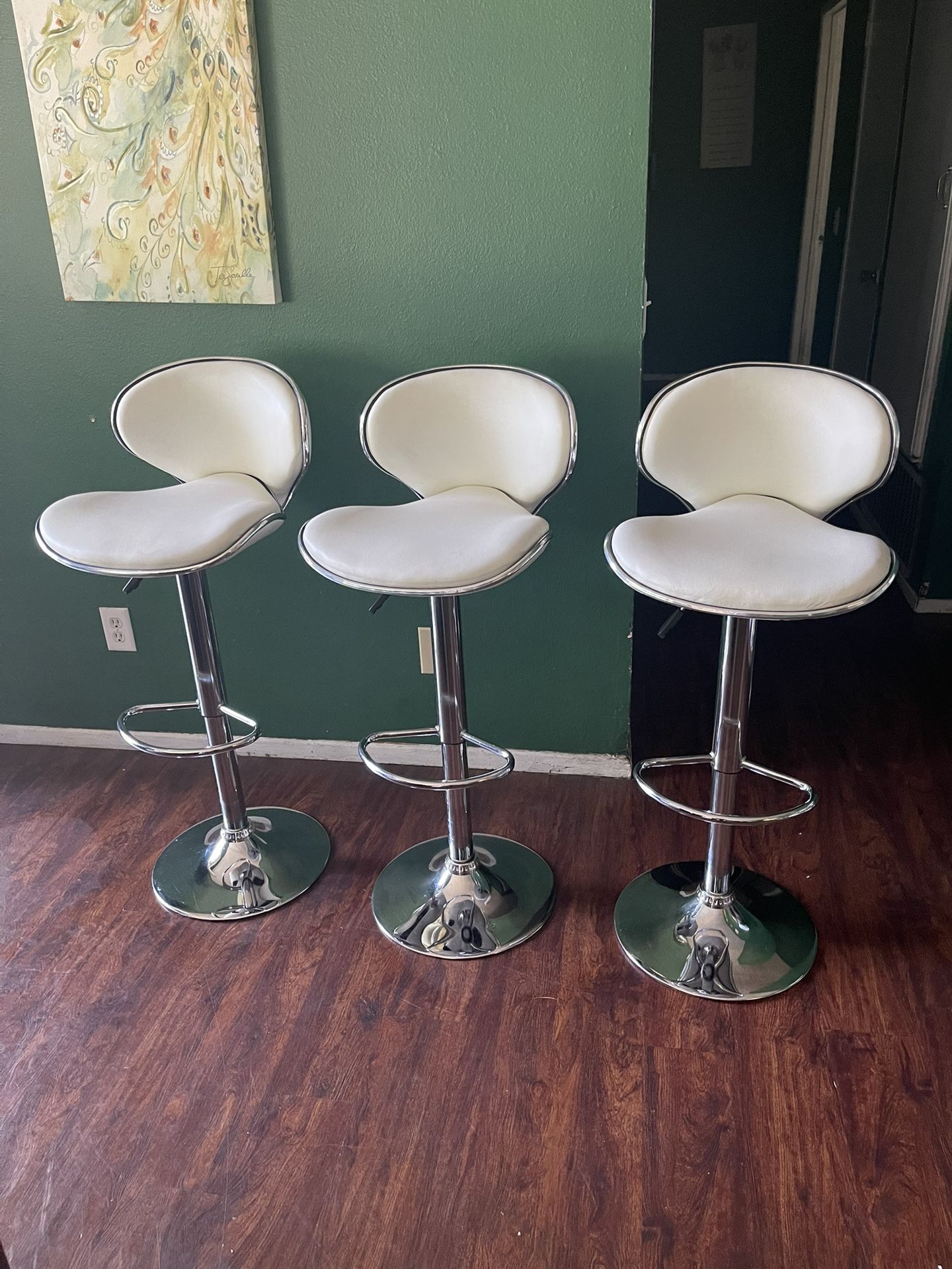 3 Bar Stools