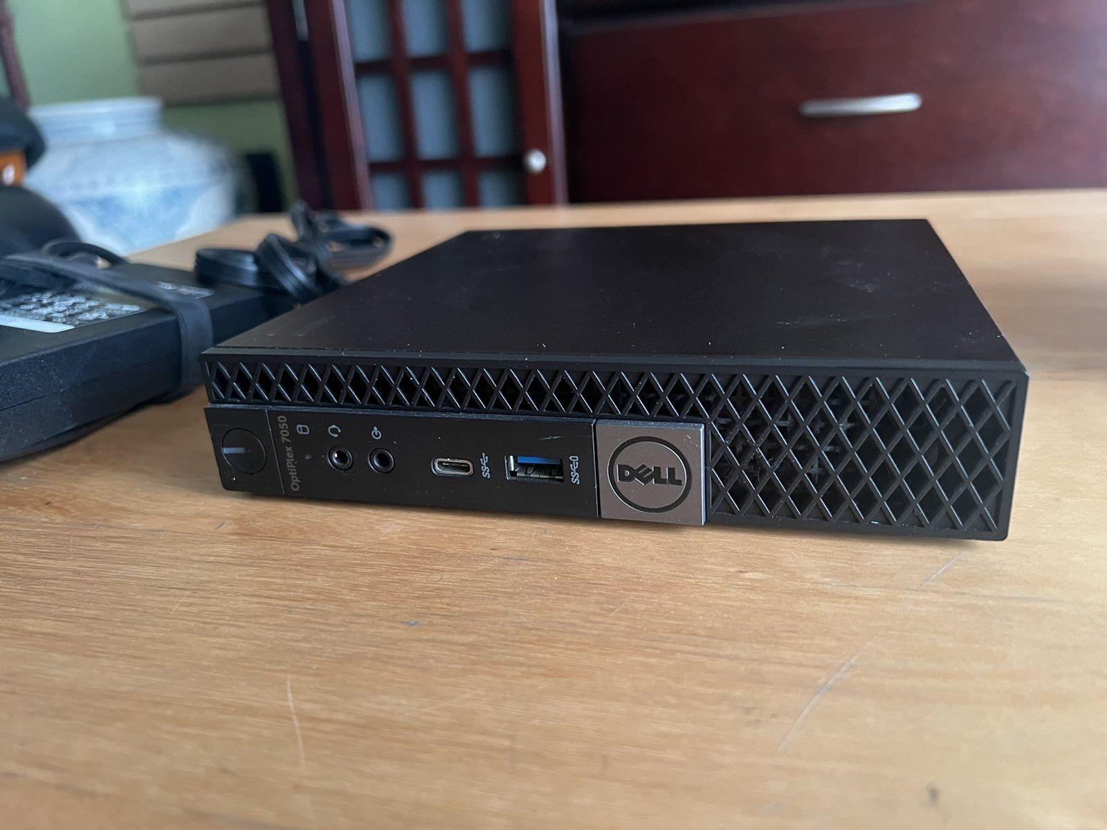 Strong Tiny Dell Computer - i7 + 32gb Ram