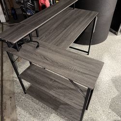 Corner computer desk