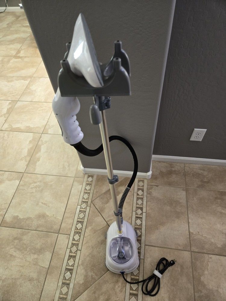 Clothes Steamer - Like New $20