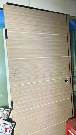Modern Woodgrain Interior Door Slabs with Horizontal Detail – Project Leftovers