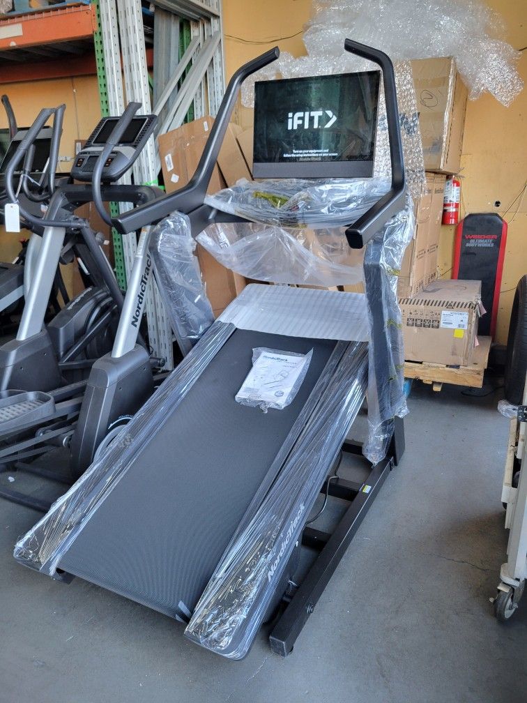 FULLERTON - 2025 Model Nordictrack X24 Incline trainer Treadmill  - 40% incline - 2300$ 