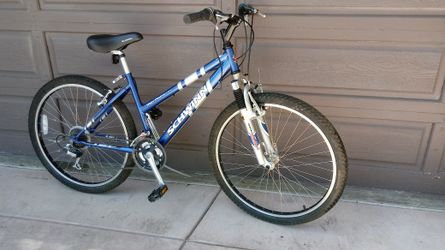 2019 Schwinn High plains 2.6 women s Bike. New condition. for Sale in Fremont CA OfferUp