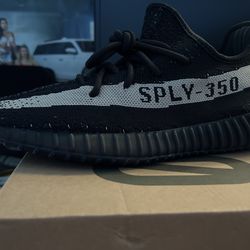 Yeezy V2 Core Black Size 8