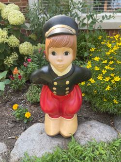 Vintage Ceramic Dutch Kissing Boy