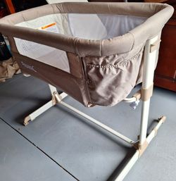 BABY BASSINET $50.00