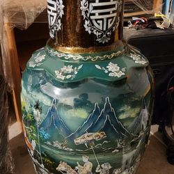 Asian VASE, Oyster Inlay. 