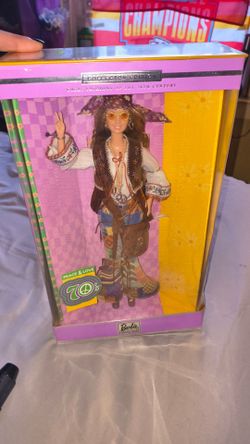 2000 Mattel Collector Edition "Peace & Love 70's" Barbie from the Great Fashions of the 20th Century collection (Model #27677).