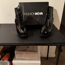 New Fashion Nova Vivian -01 Black s8.5 Combat Boots