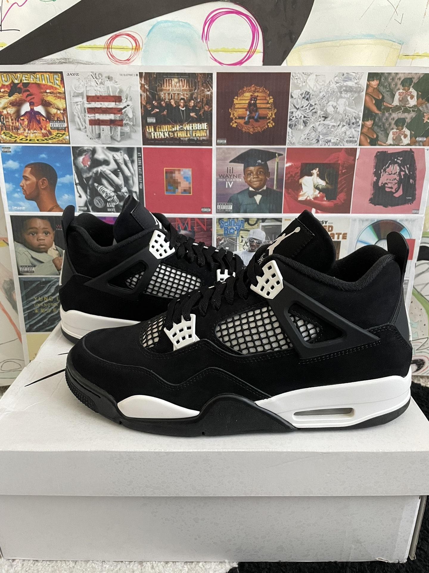 Jordan 4 White Thunder Size 9.5