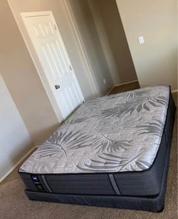 QUEEN SEALY MATTRESS AND FREE BOX SPRING