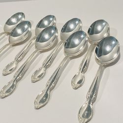 Vintage https://offerup.com/redirect/?o=Vy5NLlJvZ2Vycw== IS Precious Mirror Set of 8 Tablespoons Silver Plated . Pre-owned in good condition
