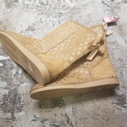 TAN Faux Swede Metallic heart design boots