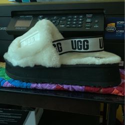 UGG SLIDES