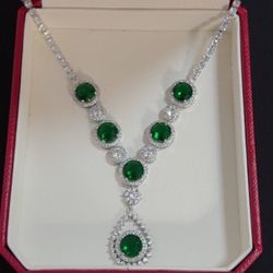 Emerald Diamond Necklace