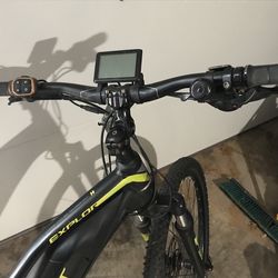 Giant Explore Battery Assist bike
