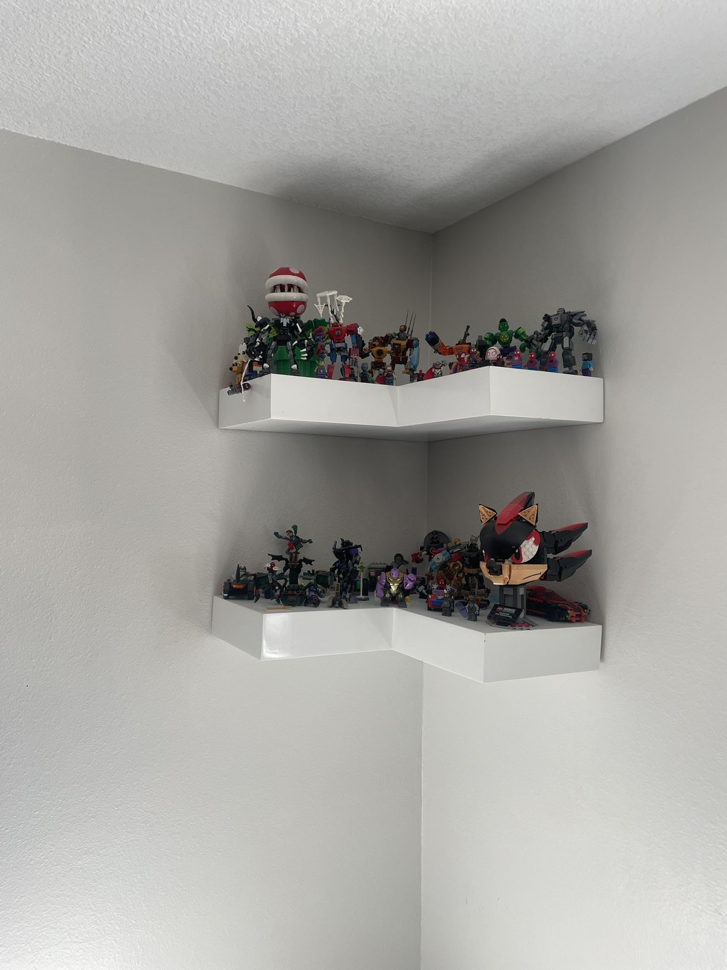 High Quality Two Corner Wood Shelves