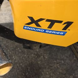 Cub Cadet XT1 Fuel Injected 42 In Deck 