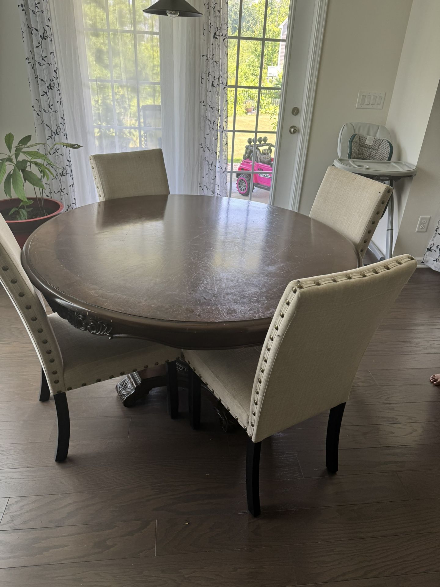Dinning table and chairs
