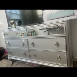 Dresser Need Gone 