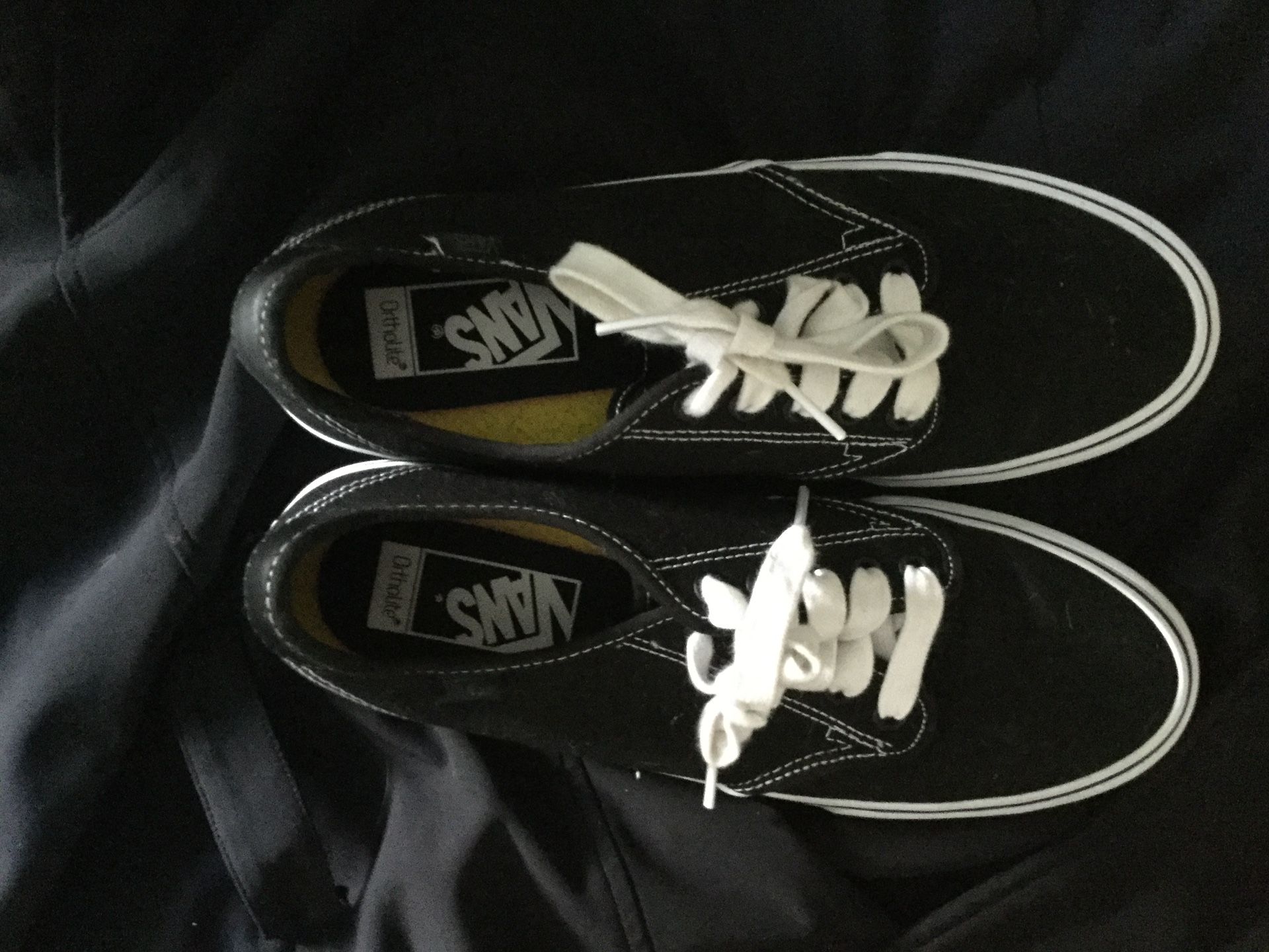 Black And White Vans Women’s 